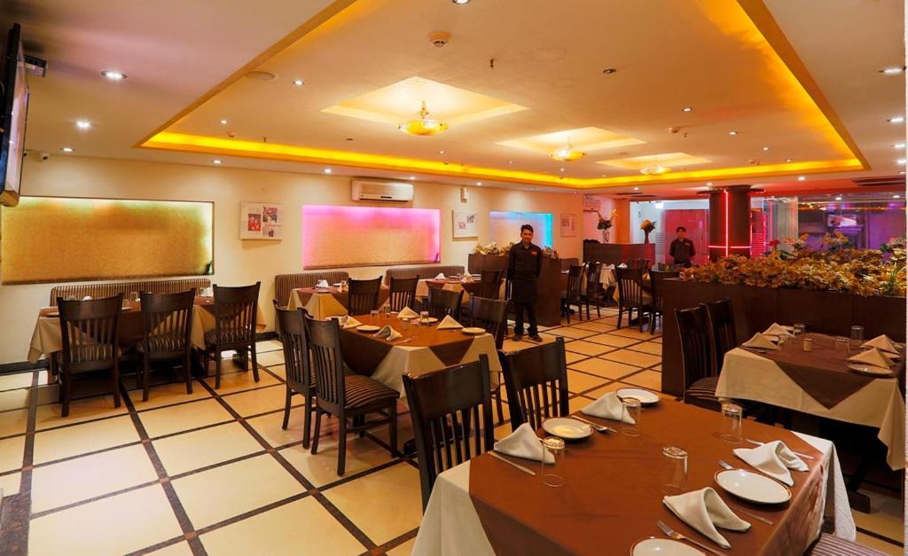 Airport La Sapphire Hotel & Restaurant 新德里 外观 照片