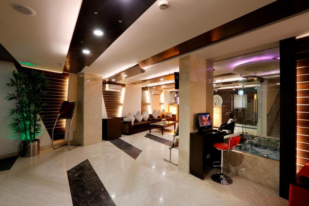 Airport La Sapphire Hotel & Restaurant 新德里 外观 照片