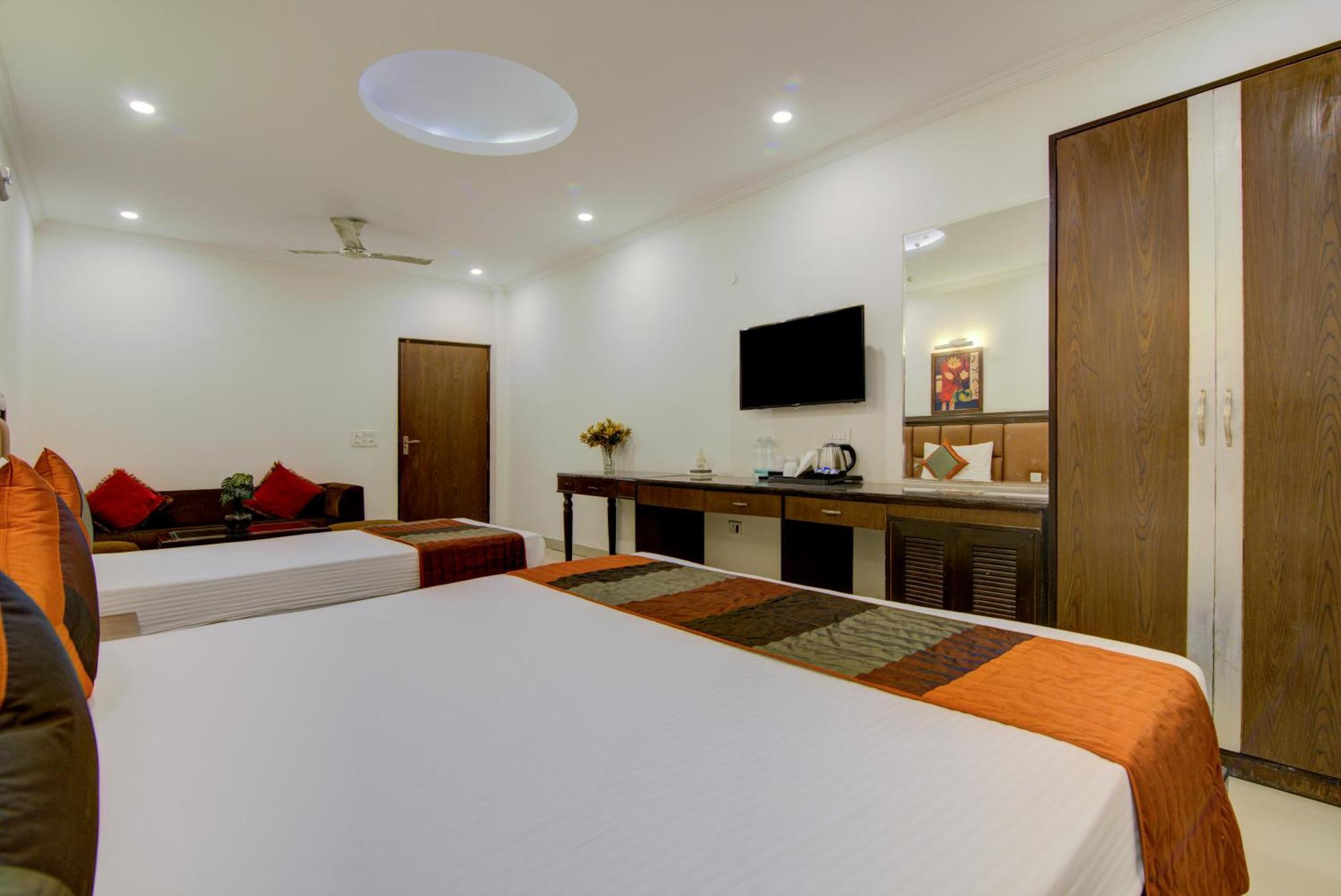Airport La Sapphire Hotel & Restaurant 新德里 外观 照片